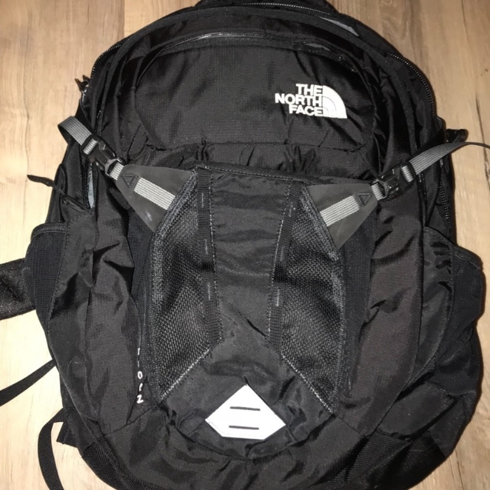 North face recon backpack